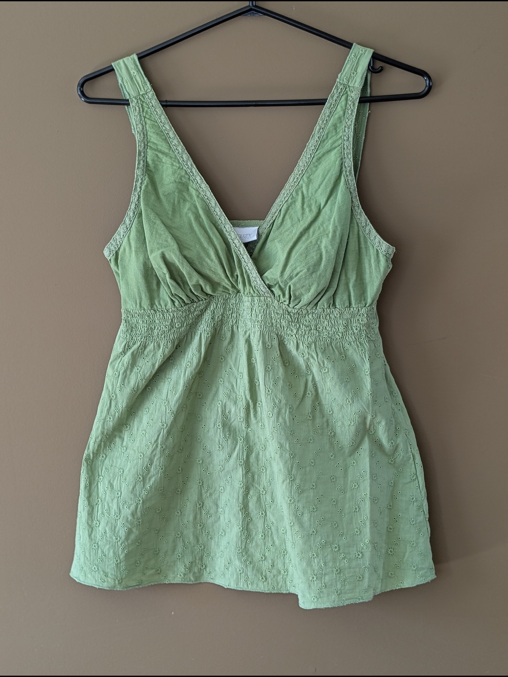 Vintage Suzy Shier Light Green Eyelet V-Neck Tank Top